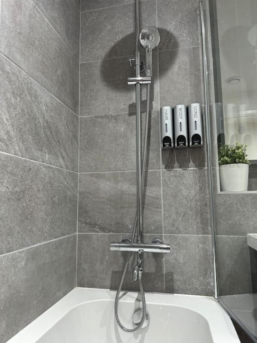 Apartment Aqua Dreams -serviced Luxury Apartment, Coyles Place At Portland 88 *